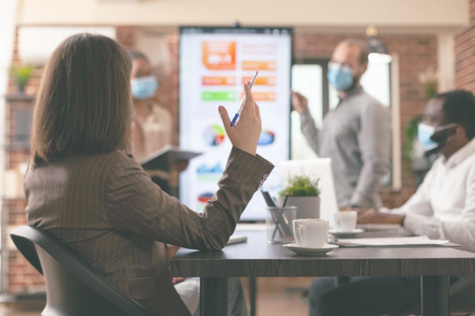 Ricerca e analisi approfondita per strategie personalizzate